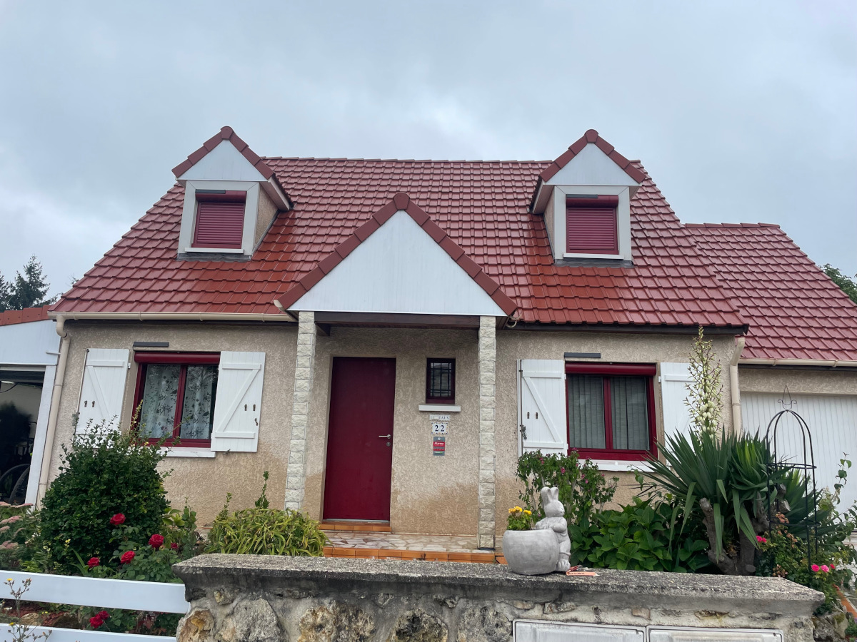Pavillon avec toiture en tuiles neuves rénovée par BL Renov Bati